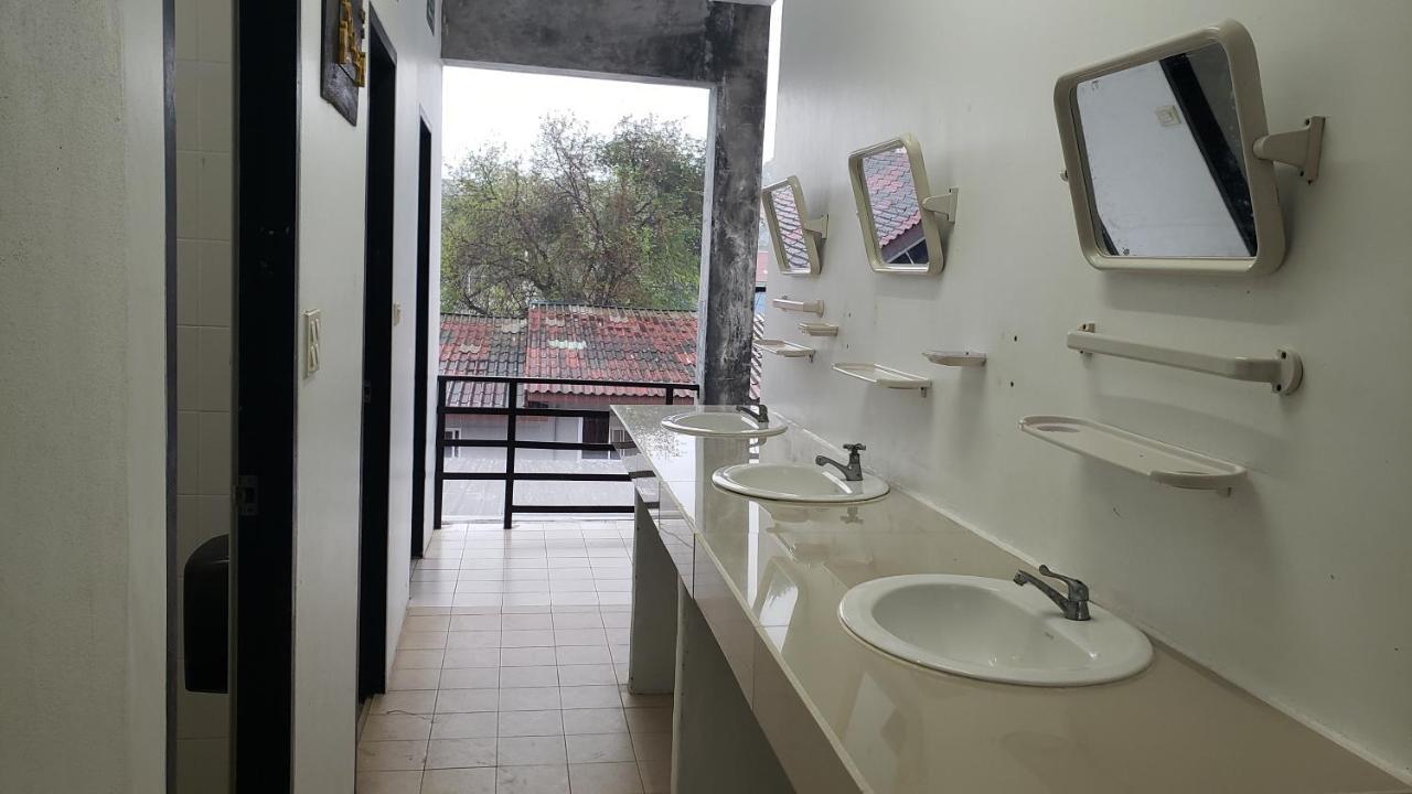 Wild & Wandering Backpacker Hostel & Bar Хад-Рін Номер фото